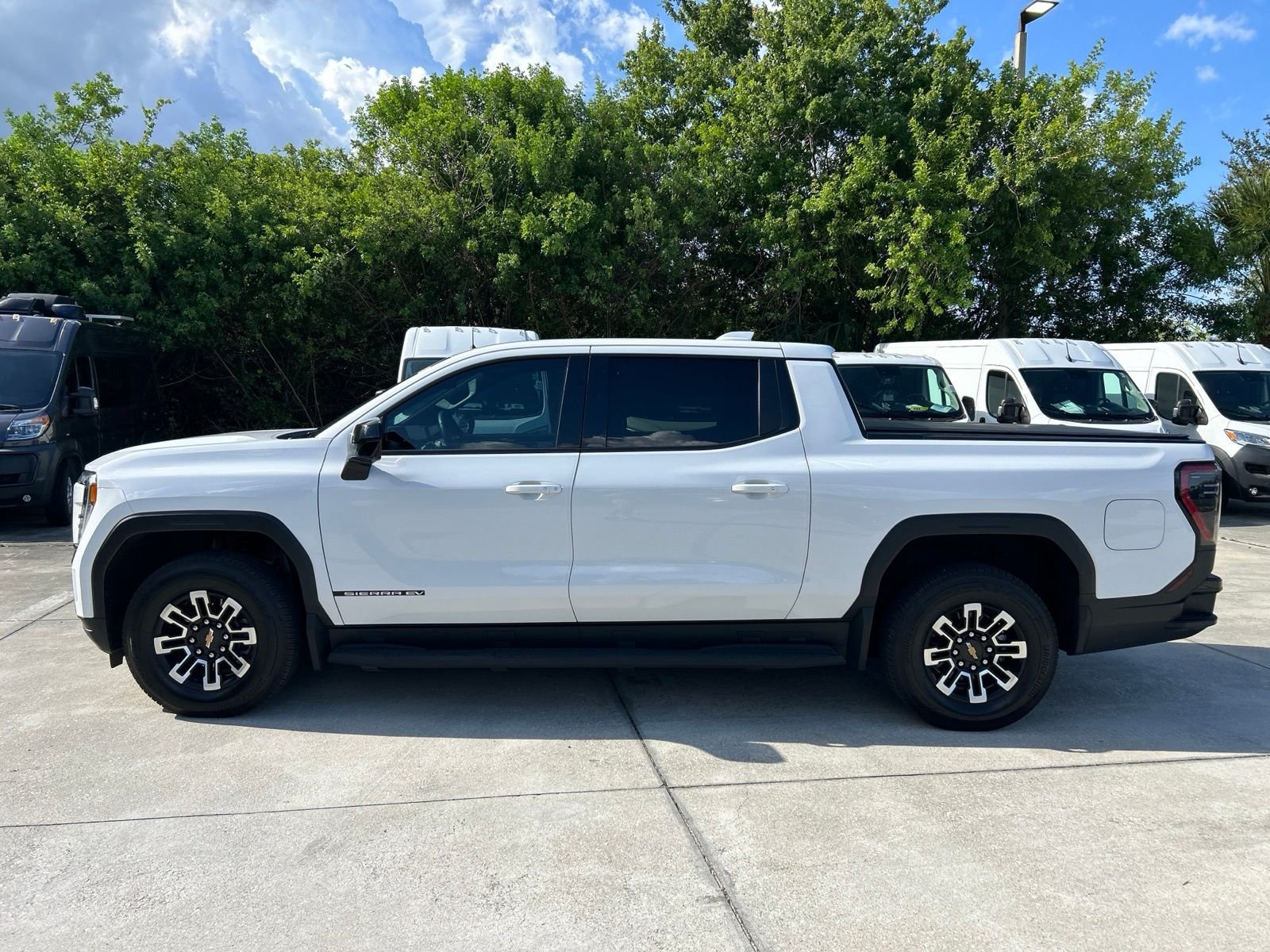 gmc sierra ev 2026 1GT1ETEDXTU402589 image gmc sierra ev 2026 1GT1ETEDXTU402589 image